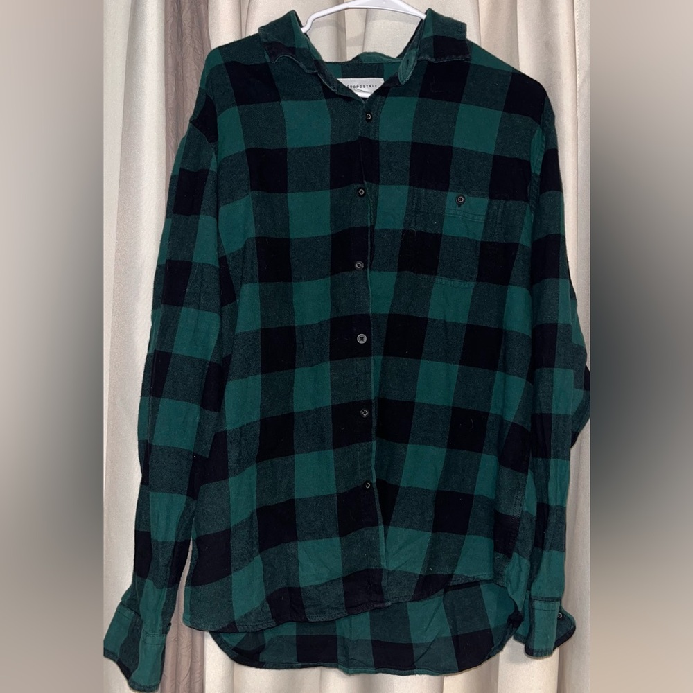 Aeropostale Men's Green and Black Plaid Shirt